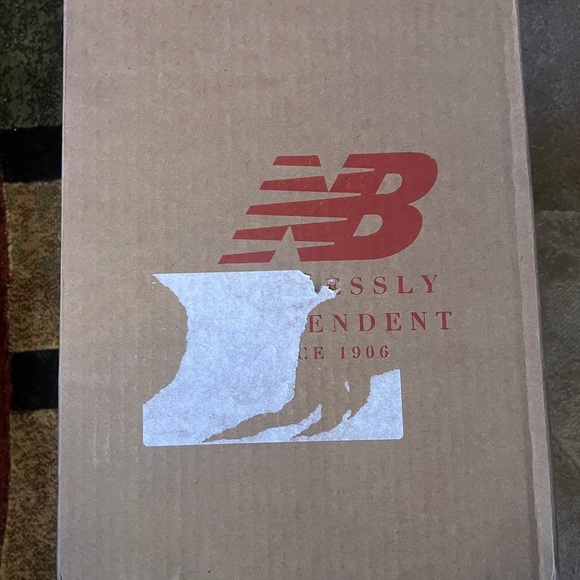 New Balance 574 x Bodega Legacy
Arrival & Departure Combo Pack Size 14
W/receipt - Picture 13 of 16